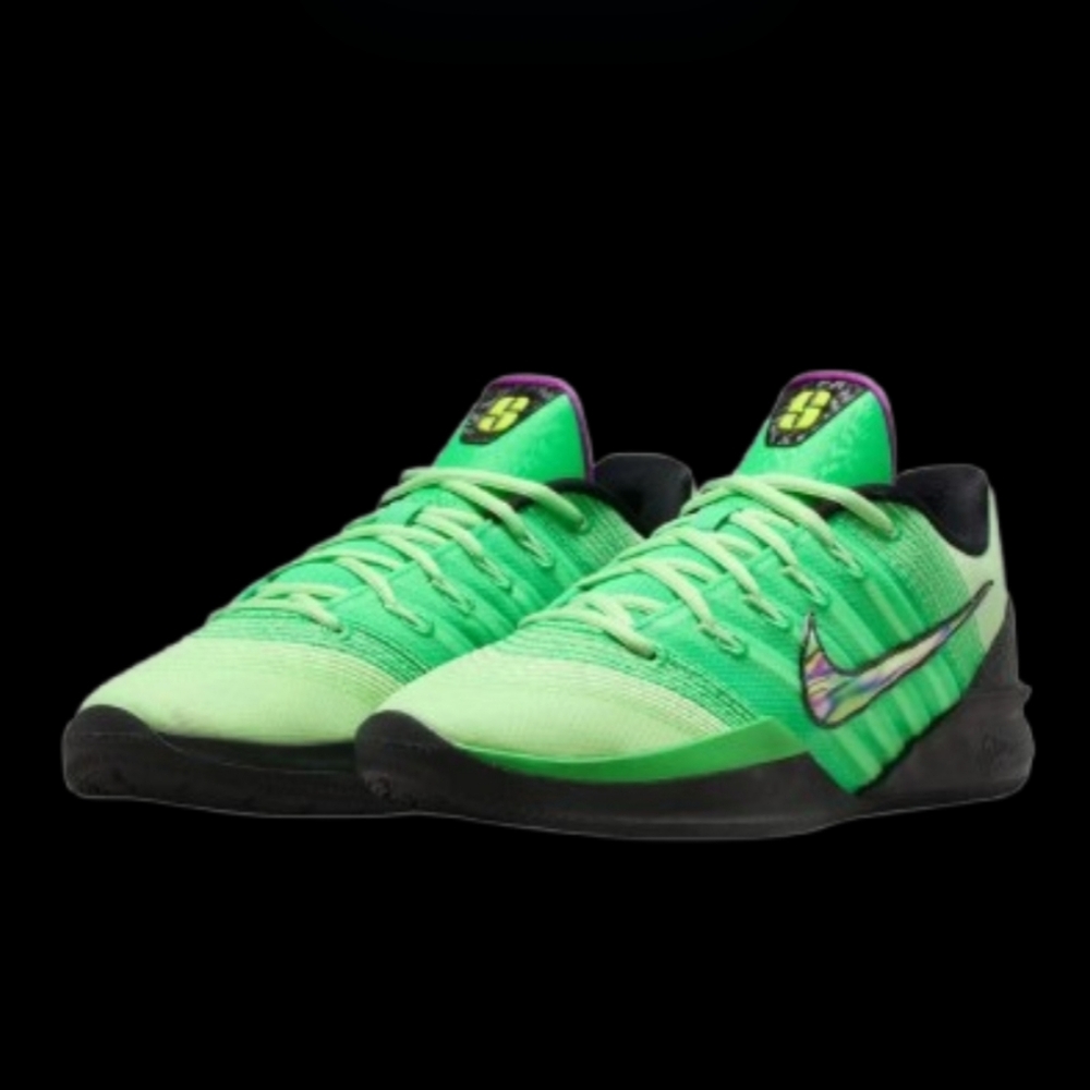 Nike Sabrina 3 Gamer Womens Size 7 Vapor Green Vivid Purple